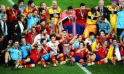 1341225994_b_sbornaja-ispanii.jpg