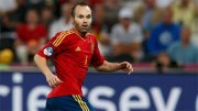 Andries_Iniesta2_2010_06_25_Reuters_Eddie-Keogh.jpg