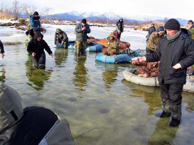 К обеду на первый лед хлынула вода